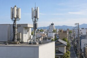 why japan is slow on 5g adoption